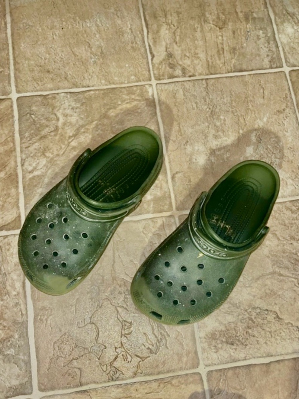 CROCS Olive Green Classic Clogs Men’s 7, Women’s 9